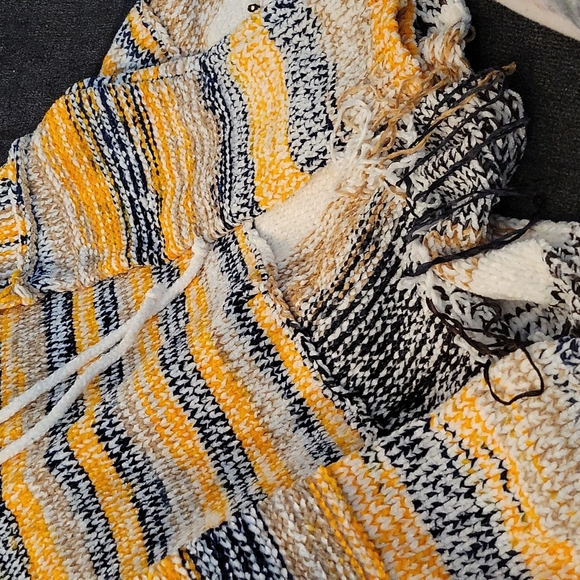 POL chenille sweater with fringe NWT - Picture 3 of 4